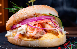 Cemita de cocodrilo a la brasa - Carnes Carrasquilla